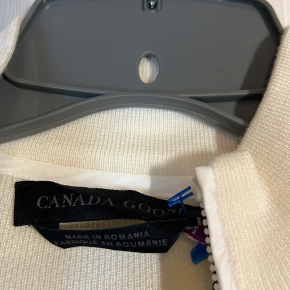 COPY - Canada Goose Windbridge Full ZIP Sweater Women’s XS - Picture 2 of 13